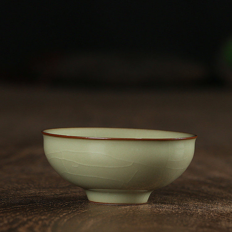 当前热销龙泉青瓷王文铁骨手工杯哥窑铁胎月白釉主人杯单杯功夫茶具小